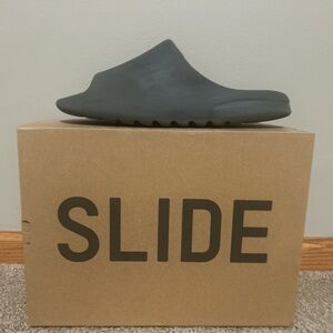 Yeezy Slide Slate Marine